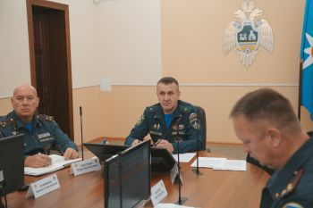 Подведены итоги прошедшей недели, отмечен многолетний труд педагога