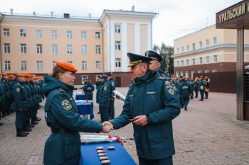 Торжественное построение в Уральском институте ГПС МЧС России