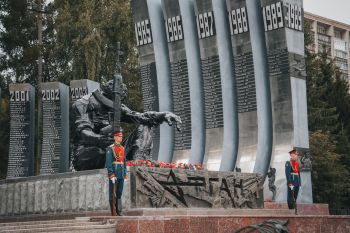 В Екатеринбурге прошла акция «Свет надежды» В Екатеринбурге прошла акция «Свет надежды»