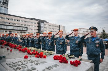 В Екатеринбурге прошла акция «Свет надежды» В Екатеринбурге прошла акция «Свет надежды»