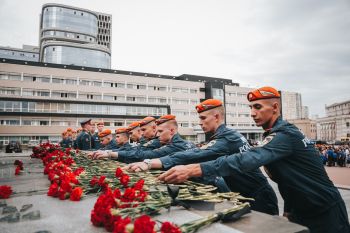 В Екатеринбурге прошла акция «Свет надежды» В Екатеринбурге прошла акция «Свет надежды»