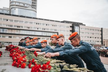 В Екатеринбурге прошла акция «Свет надежды» В Екатеринбурге прошла акция «Свет надежды»