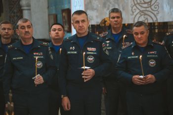 Личный состав Уральского института ГПС МЧС России почтил память Героя России Евгения Николаевича Зиничева Личный состав Уральского института ГПС МЧС России почтил память Героя России Евгения Николаевича Зиничева