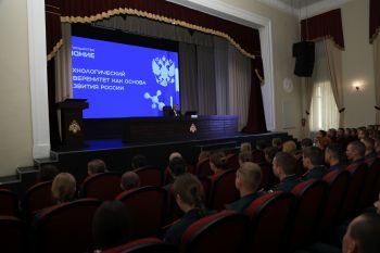 Герой Российской Федерации Владимир Легошин встретился с обучающимися института Герой Российской Федерации Владимир Легошин встретился с обучающимися института