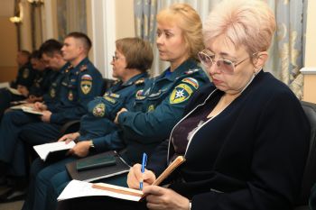 В институте прошло еженедельное совещание В институте прошло еженедельное совещание