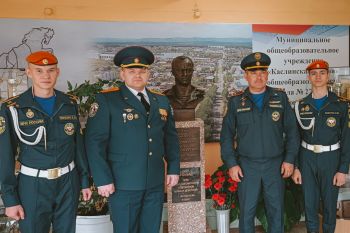 Сохранение исторической памяти: в Каслях торжественно открыт сквер имени В. А. Востротина