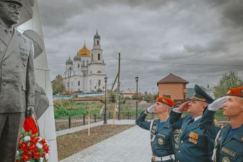 Сохранение исторической памяти: в Каслях торжественно открыт сквер имени В. А. Востротина Сохранение исторической памяти: в Каслях торжественно открыт сквер имени В. А. Востротина