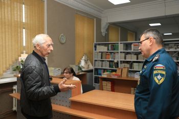 Визит выпускника и ветерана пожарной службы: в Уральском институте ГПС МЧС России побывал Виктор Гаврилович Мурзенко