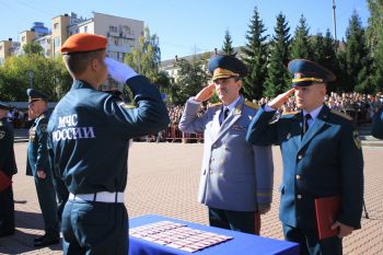 В Уральском институте ГПС МЧС России состоялась торжественная церемония принятия присяги курсантами первого курса В Уральском институте ГПС МЧС России состоялась торжественная церемония принятия присяги курсантами первого курса