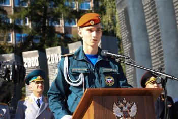 В Уральском институте ГПС МЧС России состоялась торжественная церемония принятия присяги курсантами первого курса В Уральском институте ГПС МЧС России состоялась торжественная церемония принятия присяги курсантами первого курса