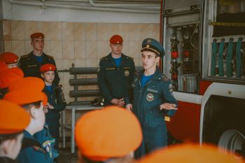 От кадетского класса — к профессии спасателя: школьники из Богдановича посетили Уральский институт ГПС МЧС России От кадетского класса — к профессии спасателя: школьники из Богдановича посетили Уральский институт ГПС МЧС России