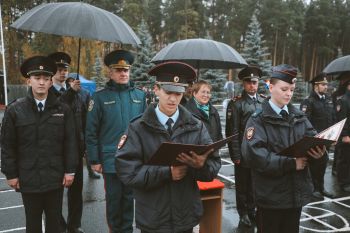 Начальник Уральского института ГПС МЧС России принял участие в церемонии приведения к присяге курсантов Уральского юридического института МВД России Начальник Уральского института ГПС МЧС России принял участие в церемонии приведения к присяге курсантов Уральского юридического института МВД России