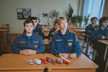 Безопасность начинается с подготовки: курсанты и сотрудники Уральского института ГПС МЧС России провели уроки ко Дню гражданской обороны Безопасность начинается с подготовки: курсанты и сотрудники Уральского института ГПС МЧС России провели уроки ко Дню гражданской обороны