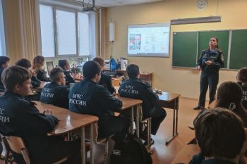 Безопасность начинается с подготовки: курсанты и сотрудники Уральского института ГПС МЧС России провели уроки ко Дню гражданской обороны Безопасность начинается с подготовки: курсанты и сотрудники Уральского института ГПС МЧС России провели уроки ко Дню гражданской обороны