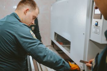 В Уральском институте ГПС МЧС России прошла лабораторная работа по оценке пожароопасных свойств строительных материалов В Уральском институте ГПС МЧС России прошла лабораторная работа по оценке пожароопасных свойств строительных материалов