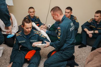 В Уральском институте ГПС МЧС России провели мастер‑класс по первой помощи В Уральском институте ГПС МЧС России провели мастер‑класс по первой помощи