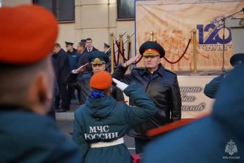 Начальник института принял участие в торжественной церемонии приведения к Присяге курсантов первого курса в Санкт-Петербургском университете ГПС МЧС России Начальник института принял участие в торжественной церемонии приведения к Присяге курсантов первого курса в Санкт-Петербургском университете ГПС МЧС России