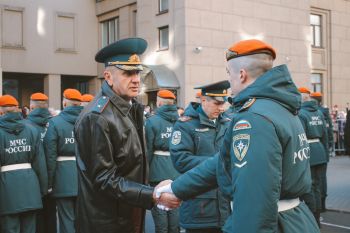 Начальник института принял участие в торжественной церемонии приведения к Присяге курсантов первого курса в Санкт-Петербургском университете ГПС МЧС России Начальник института принял участие в торжественной церемонии приведения к Присяге курсантов первого курса в Санкт-Петербургском университете ГПС МЧС России
