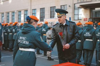 Начальник института принял участие в торжественной церемонии приведения к Присяге курсантов первого курса в Санкт-Петербургском университете ГПС МЧС России Начальник института принял участие в торжественной церемонии приведения к Присяге курсантов первого курса в Санкт-Петербургском университете ГПС МЧС России