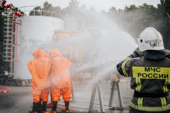 На полигоне Уральского института ГПС МЧС России прошли пожарно тактические учения с курсантами выпускных курсов