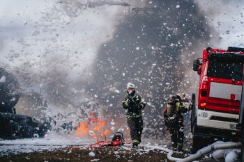 На полигоне Уральского института ГПС МЧС России прошли пожарно тактические учения с курсантами выпускных курсов