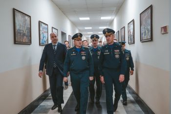 Губернатор Свердловской области впервые посетил Уральский институт ГПС МЧС России