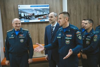 Губернатор Свердловской области впервые посетил Уральский институт ГПС МЧС России Губернатор Свердловской области впервые посетил Уральский институт ГПС МЧС России