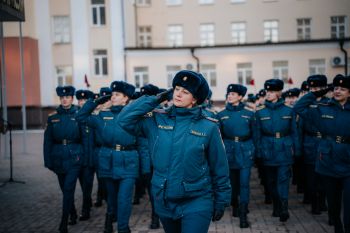 В институте состоялось традиционное утреннее построение В институте состоялось традиционное утреннее построение