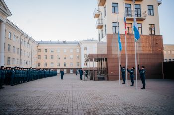В институте состоялось традиционное утреннее построение В институте состоялось традиционное утреннее построение