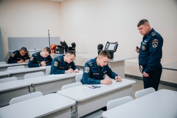 В институте определили победителей конкурса «Лучшее звено газодымозащитной службы»