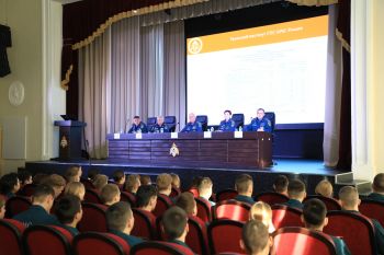 Руководство института встретилось со студентами вуза Руководство института встретилось со студентами вуза