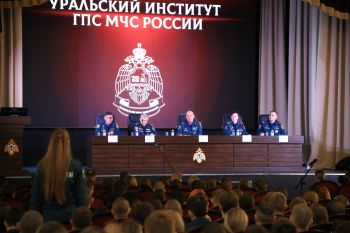 Руководство института встретилось со студентами вуза Руководство института встретилось со студентами вуза