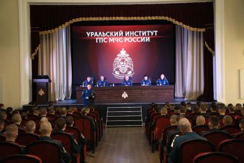Руководство института встретилось со студентами вуза Руководство института встретилось со студентами вуза