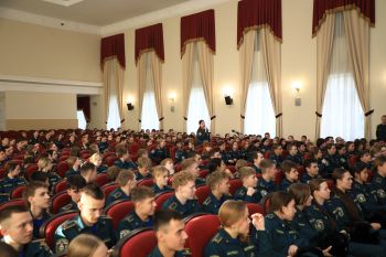 Руководство института встретилось со студентами вуза Руководство института встретилось со студентами вуза