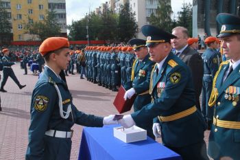 Заместитель Министра МЧС России Гурович Андрей Михайлович принял участие в торжественных мероприятиях Уральского института ГПС МЧС России