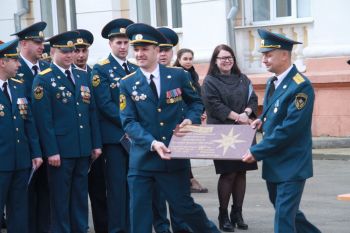 Выпуск специалистов факультета управления и комплексной безопасности Уральского института ГПС МЧС России