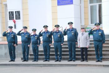 Выпуск специалистов факультета управления и комплексной безопасности Уральского института ГПС МЧС России