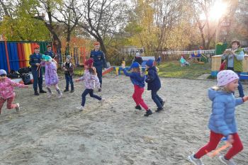 «Феникс» обучает правилам поведения в случае чрезвычайной ситуации детей подшефных учреждений