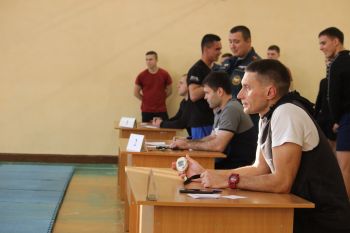 В институте прошло первенство по гиревому двоеборью