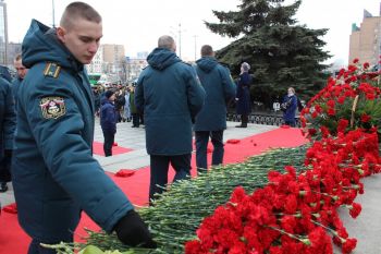 Курсанты почтили память воинов Уральского добровольческого танкового корпуса