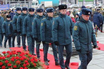 Курсанты почтили память воинов Уральского добровольческого танкового корпуса