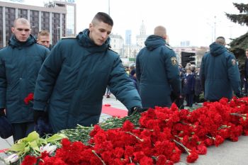 Курсанты почтили память воинов Уральского добровольческого танкового корпуса