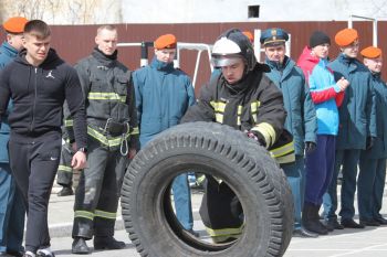 Боевое развертывание, пожарно-спасательный кроссфит и «Виртуальный забег»: в институте прошли активные выходные