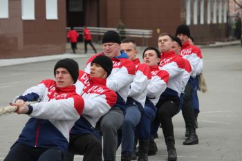 Боевое развертывание, пожарно-спасательный кроссфит и «Виртуальный забег»: в институте прошли активные выходные