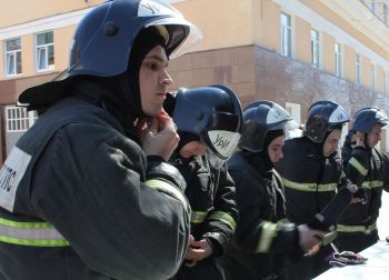 В Уральском институте ГПС МЧС России прошли соревнования по боевому развёртыванию