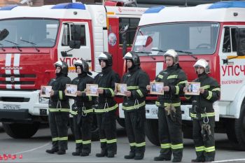 Курсанты исполнили песню «День Победы» из окон общежития