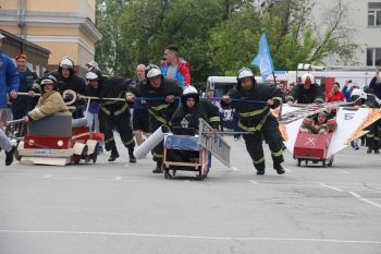 Боевое развёртывание в кромешной тьме и пожарный бобслей –  как курсанты провели это воскресенье