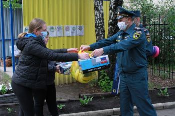 Сотрудники института организовали развлекательную и познавательную программу в День защиты детей