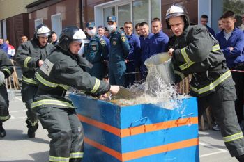 В институте прошла «Гонка героев» и женский пожарный кроссфит 