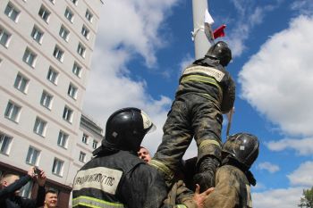 В институте прошла «Гонка героев» и женский пожарный кроссфит 